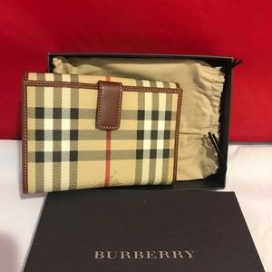 BURBERRY Classic, French, Credit Card Wallet. BNWT
